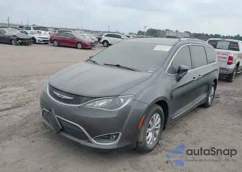 2018 Chrysler Pacifica Touring L from USA, damaged, VIN 2C4RC1BG0JR149157